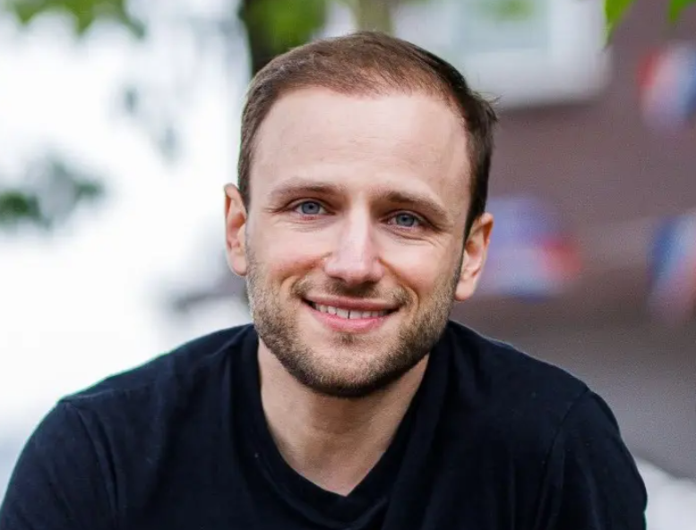 klik hier om meer te weten te komen over Michel Scholte